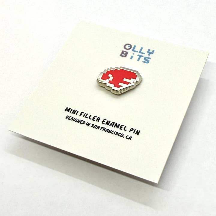 Épingle émaillée de remplissage mini aile de pixel rouge (droite) pour la vente par Ollybits Pixel Art