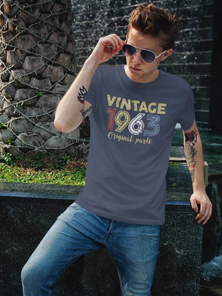ULTRABASIC - Grafisk tryckt vintage T-shirt 1963 för män Denim för wholesale av ULTRABASIC