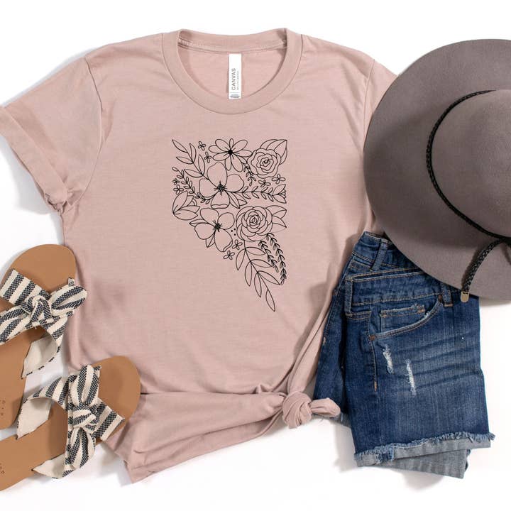 Camiseta estampada Nevada Floral State para venta al por mayor de Indigo Bramble Boutique