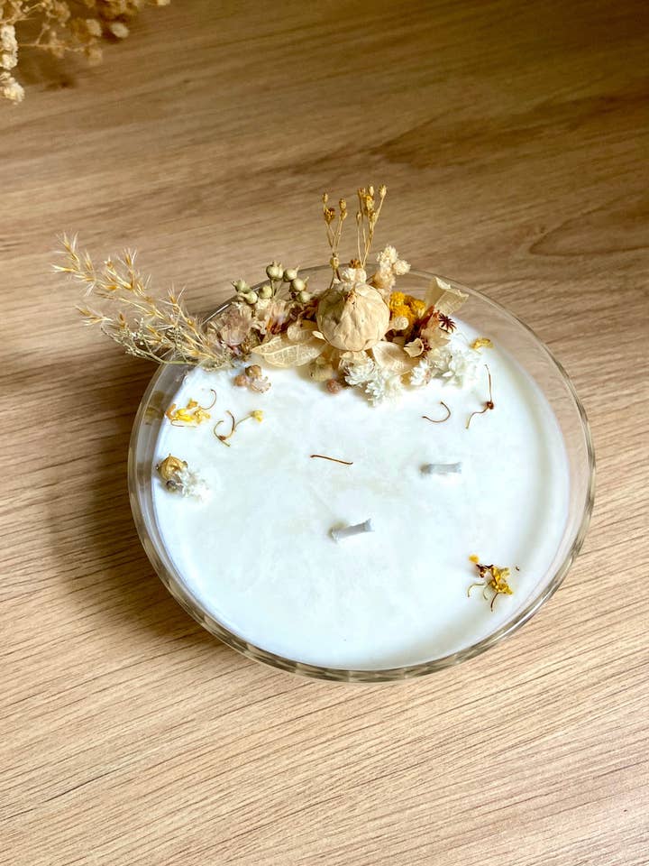 Anthéa | Candela floreale fatta a mano profumata con fiori d'arancio per la vendita all'ingrosso da parte di Rivage Candle