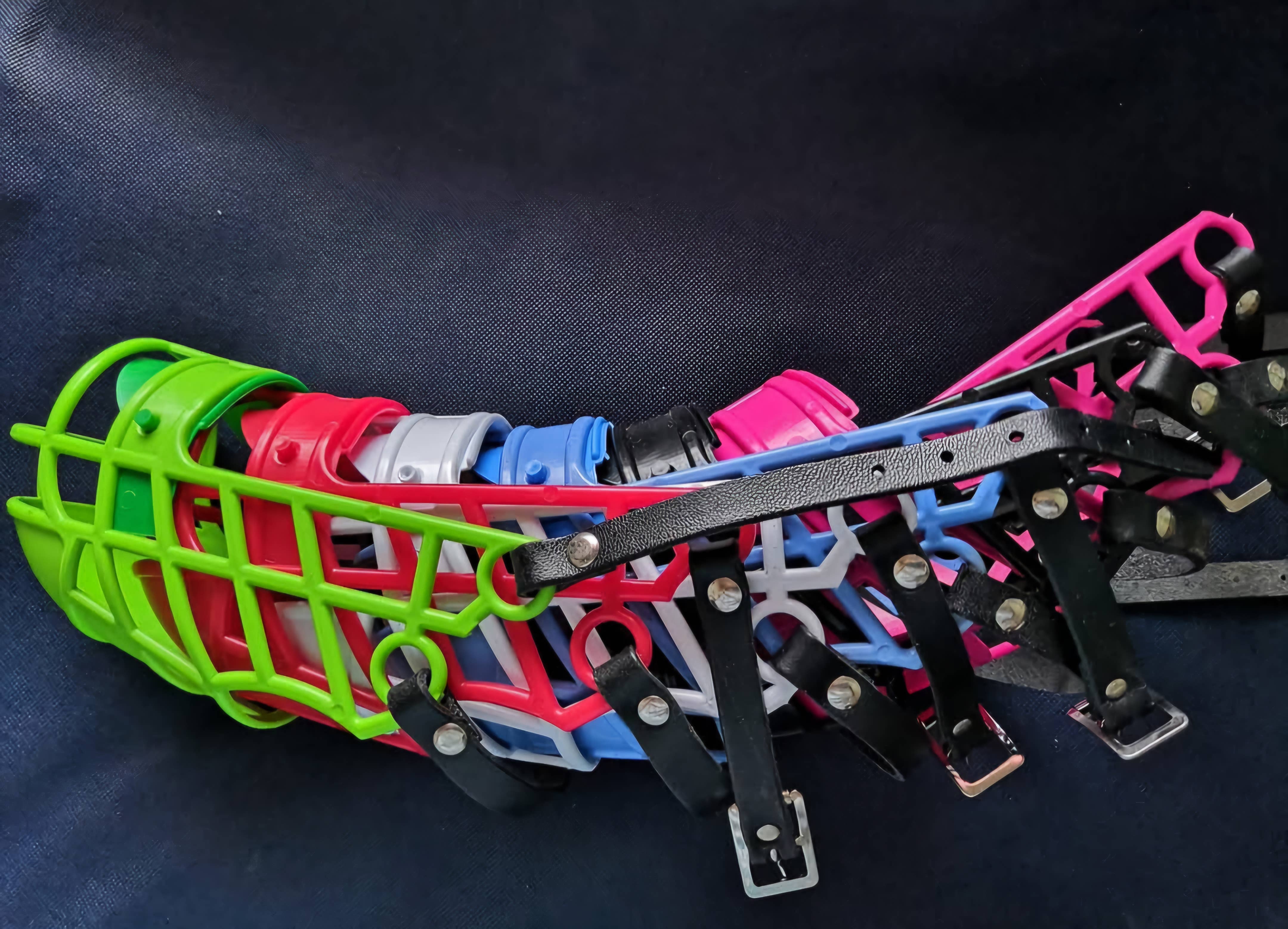 Muzzle & Snout - Wholesale Pet Muzzle - Plastic muzzle - Wider whippet size - standard2