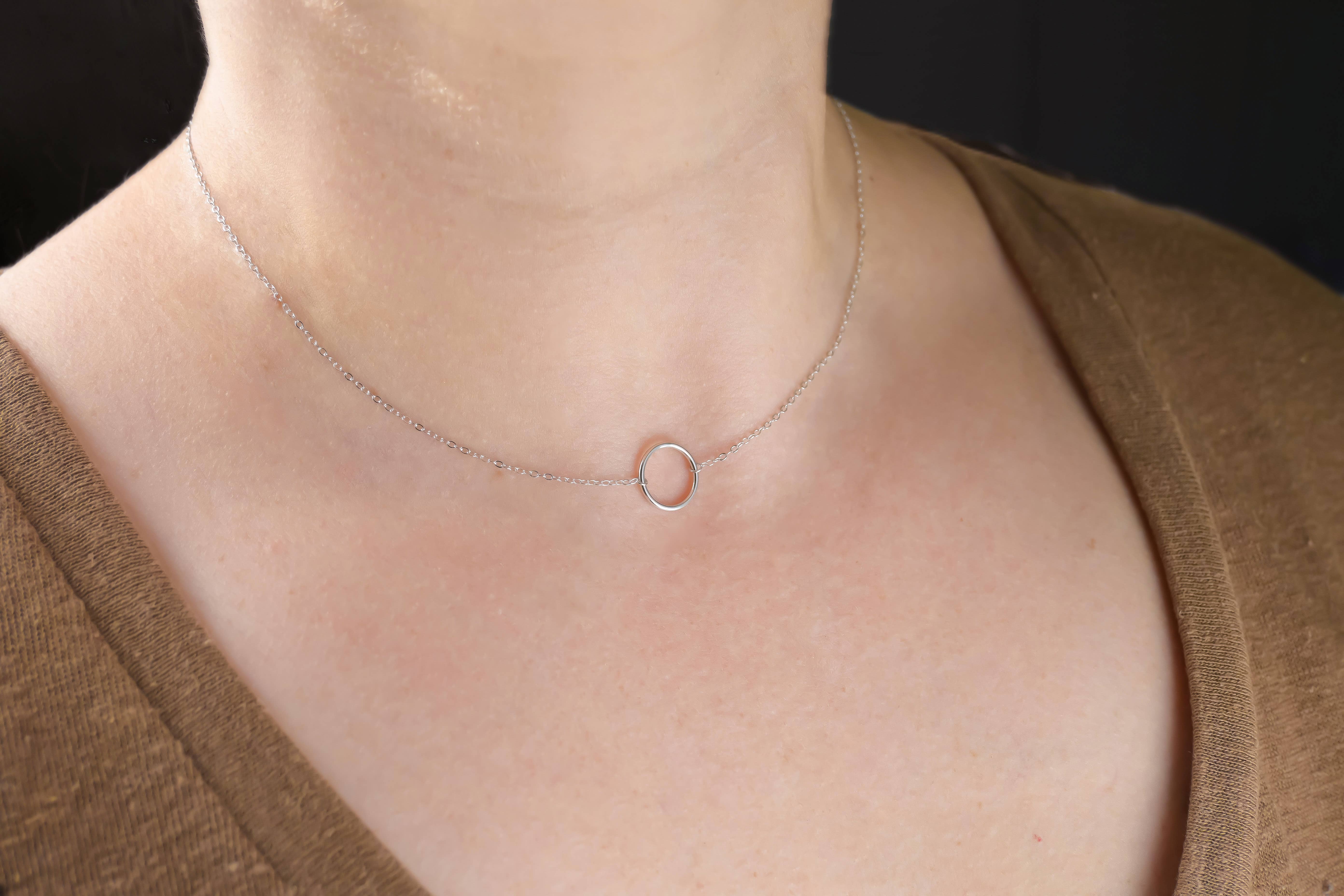 Blueyejewelry - Vendita all'ingrosso Collana con ciondolo/pendaglio - Collana con cerchi ad incastro - Collana con cerchi in argento 9259