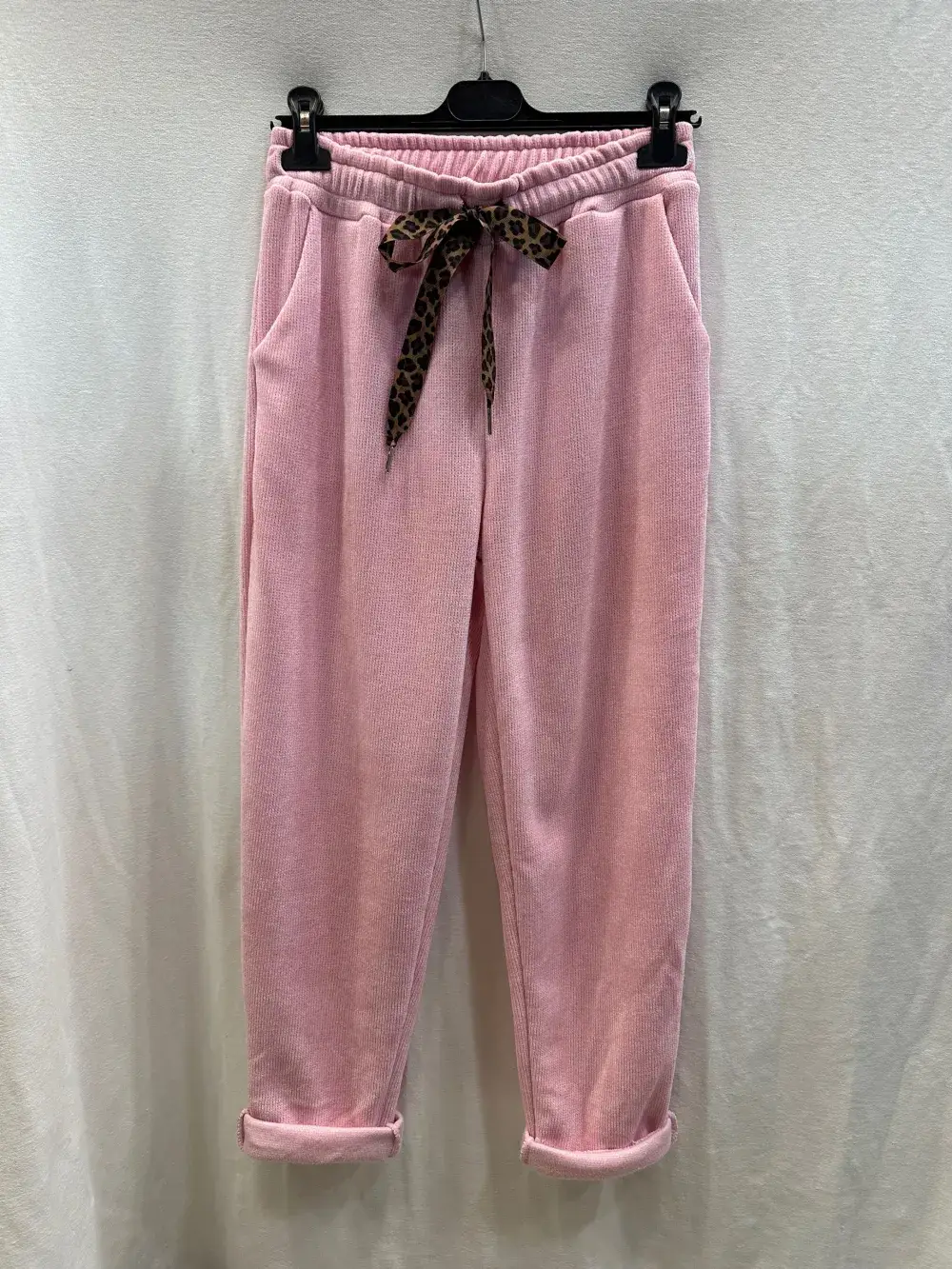 Mimi & Gogo - Wholesale Lounge joggingbroek/joggingbroek - Dames - Velvet joggingbroek met luipaardstrik7