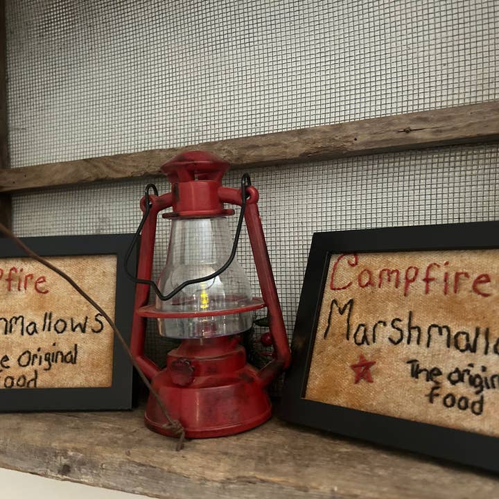 Échantillon artisanal primitif de guimauves au feu de camp pour la vente par Colonial House Primitives