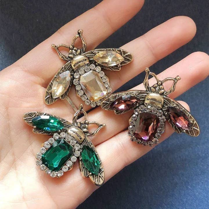 Magnifique Hearts - Wholesale Brooch - Vintage Glam Bee Brooch Collection, Classic Brooches