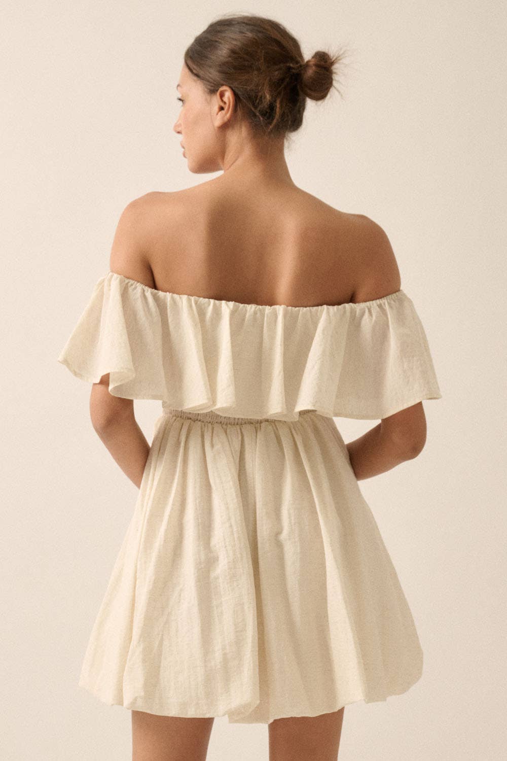 Promesa USA – Vestido - Mulher por atacado – Vestido Mini de Bolhas com Folho Sem Alças em Mistura de Linho11