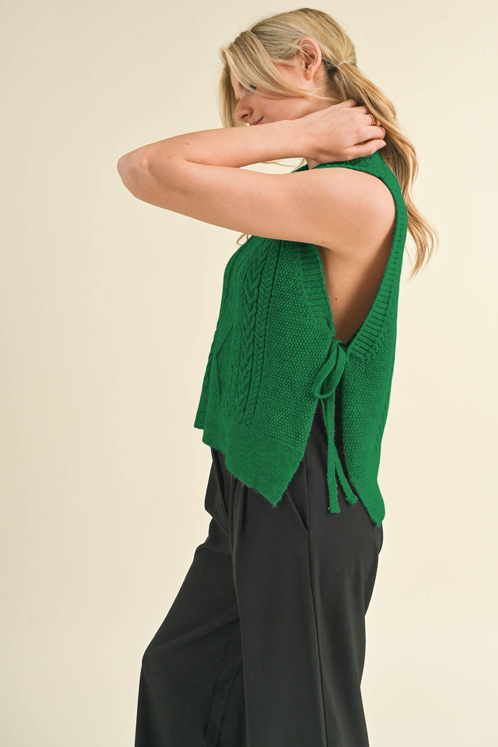 &MERCI - Wholesale Sweater Vest - Women's - CABLE KNIT SIDE TIE SWEATER VEST MSW1063719