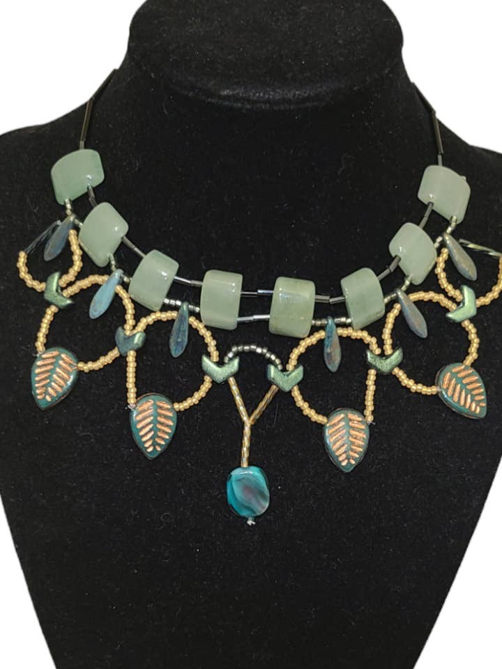 Collier Cléopâtre Fée de la Forêt en Aventurine pour la vente par Tsuga Beadwork