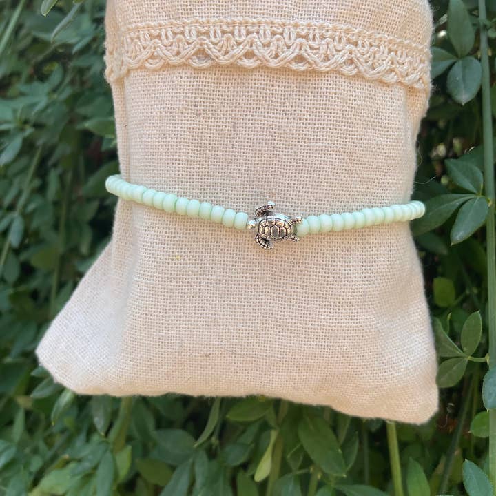 Sea Turtle Pearl Anklets Pakke med 10 for engroshandel hos Boutique Bohème
