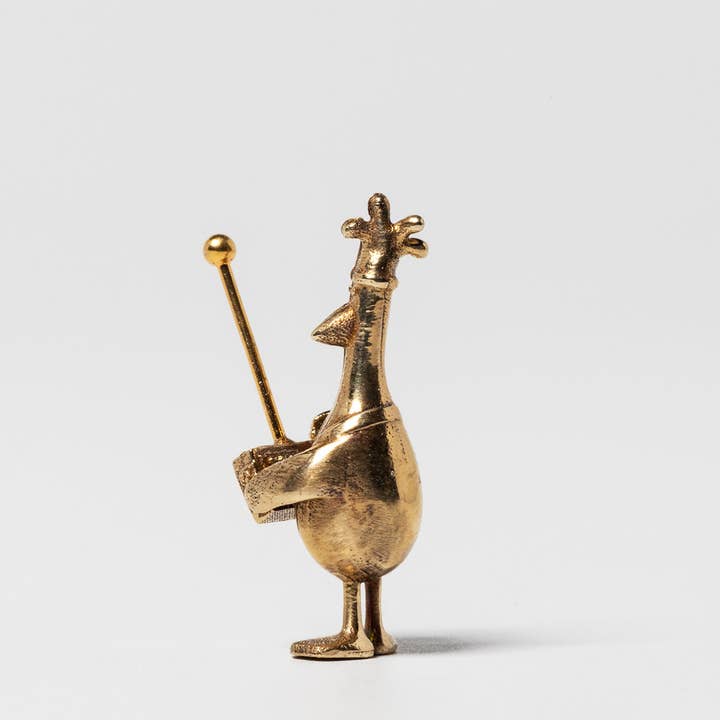 LICENSED TO CHARM – wholesale Decorative figurine – Feather's McGraw Miniature Bronze Figurine3