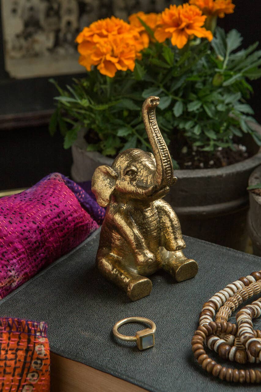 Vagabond Vintage - Vendita all'ingrosso Espositori e vetrine per gioielli - Porta anelli elefante in peltro1