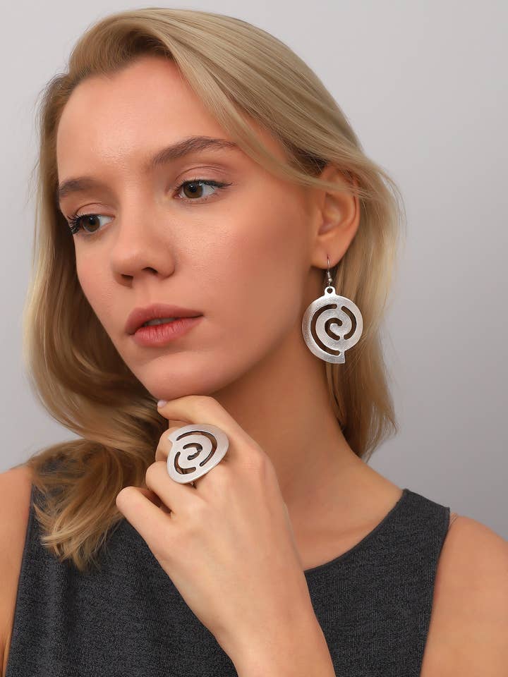 Silverpläterade spiralörhängen och Free Size ring för wholesale av AVENS