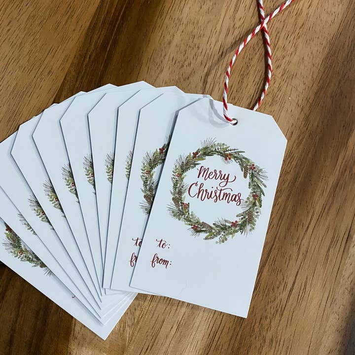 Christmas Wreath Gift Tags - Set Of 10 With Twine for wholesale by Art and Soul