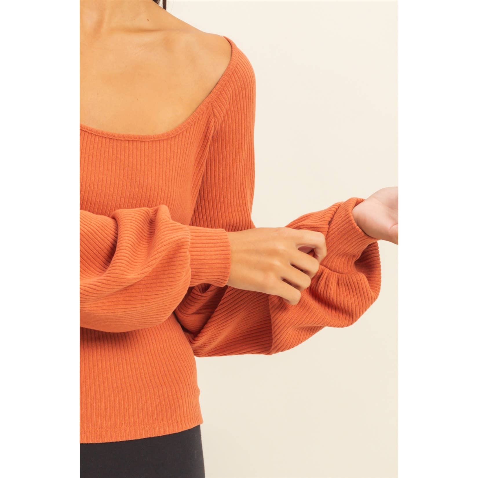 HYFVE - Venta al por mayor Camisa - Mujer - Top de manga globo de cuello cuadrado12