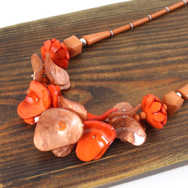 Pretty Persuasions - Vendita all'ingrosso Collane di perline/perle - N24276 Collana in poliresina Exotic Bloom9