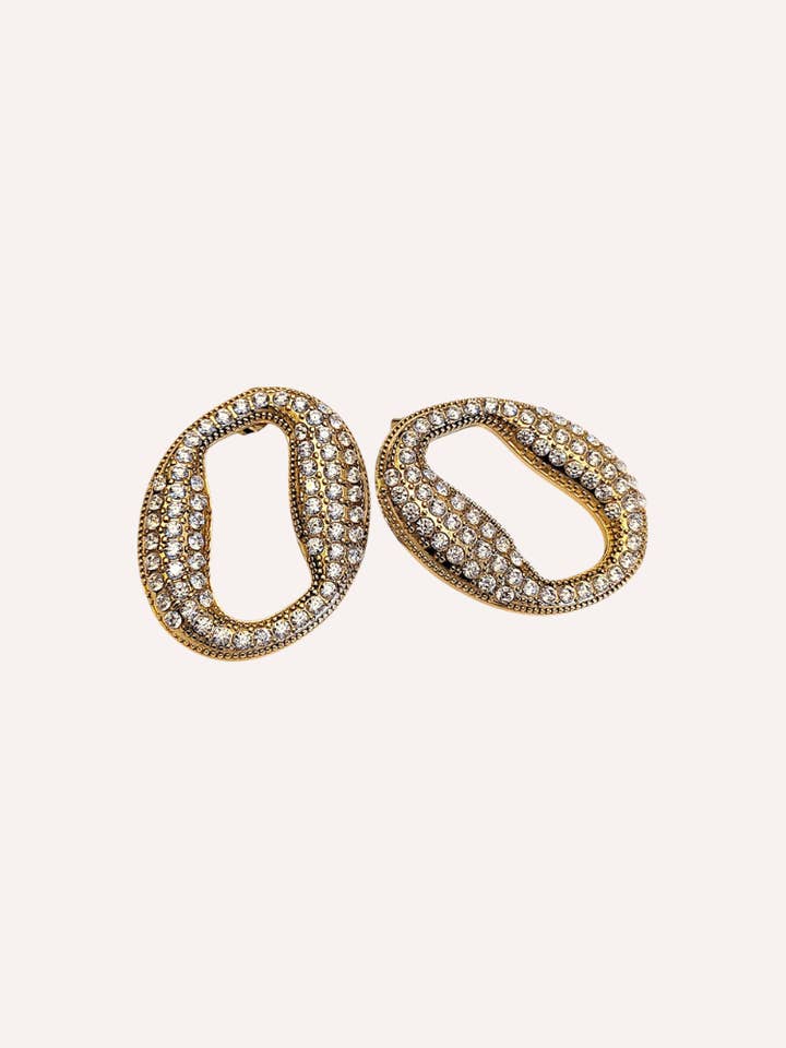 Orecchini ovali con cristalli – Orecchini Nara per la vendita all'ingrosso da parte di GioLì Jewels