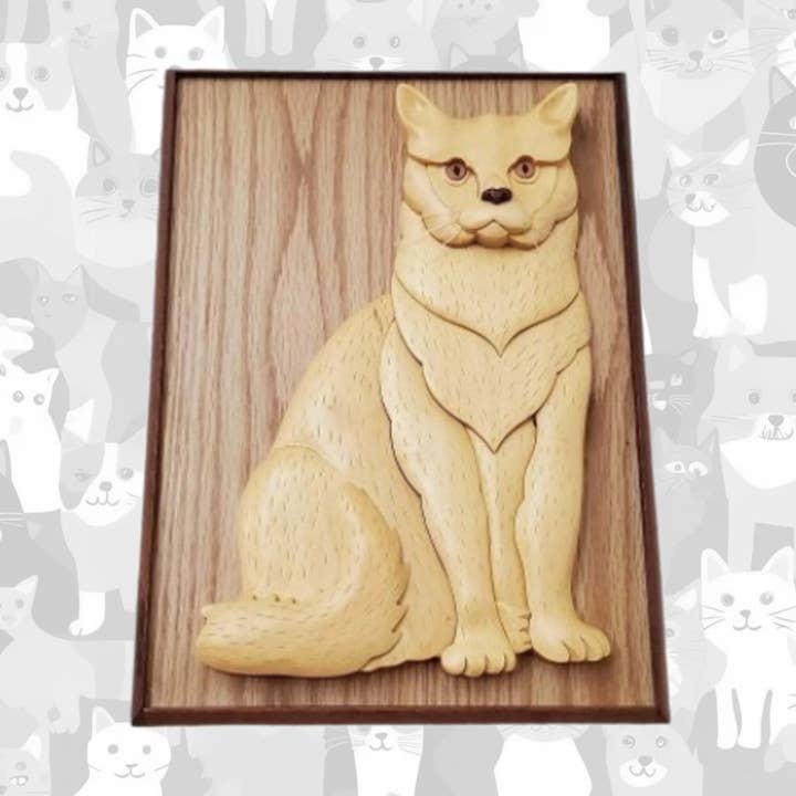 Chat à poil court, couleur claire - Urne en bois faite à la main pour la vente par Positive Urns