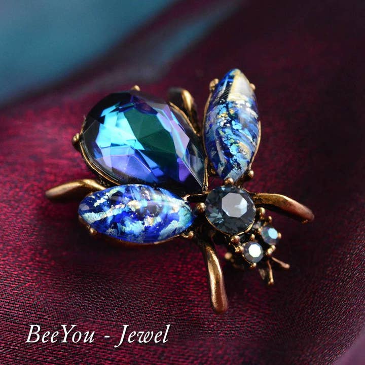 Sweet Romance Jewelry – wholesale Brooch – Vintage Exotic Bee Pins P52805
