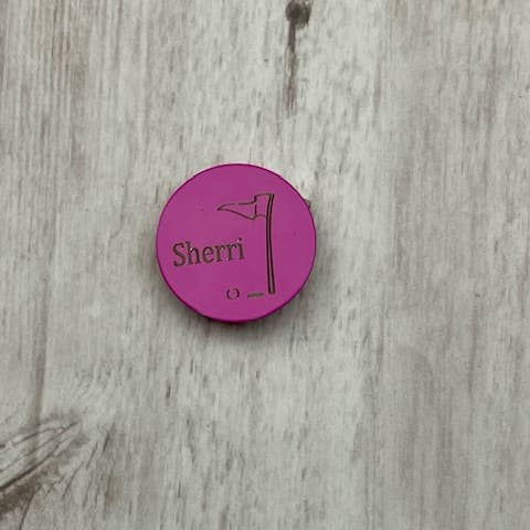 Pennarello magnetico per palline da golf in metallo rosa con clip per cappello per la vendita all'ingrosso da parte di Hazel Grove Customs