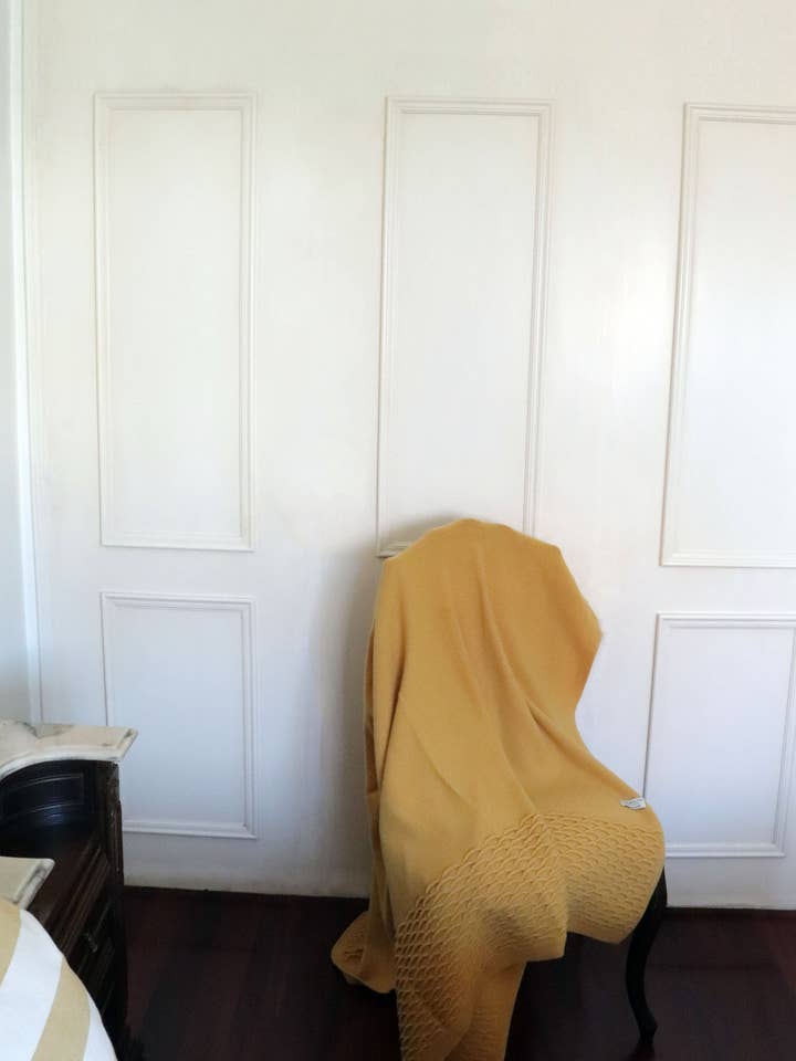 Waves Throw Blanket for wholesale by Tecmalha Knitwear