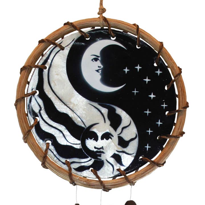 Om Gallery – Espanta-espíritos por atacado – Yin Yang Sol e Lua - Anel de Rattan Capiz Chimes0