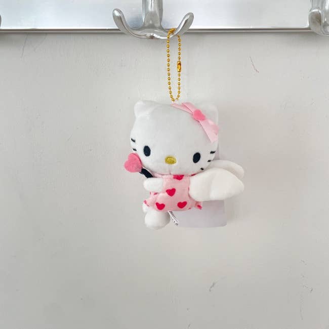 MOND HAUS - Wholesale Keychain - Women's - Pipsy Keyring β Hello Kitty Cupid Plush Charm3
