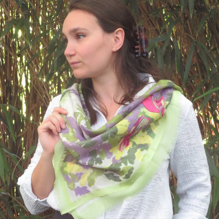 Carré étamine de laine motif feuillages arbre perroquet anis pour la vente par Supplement D'AM