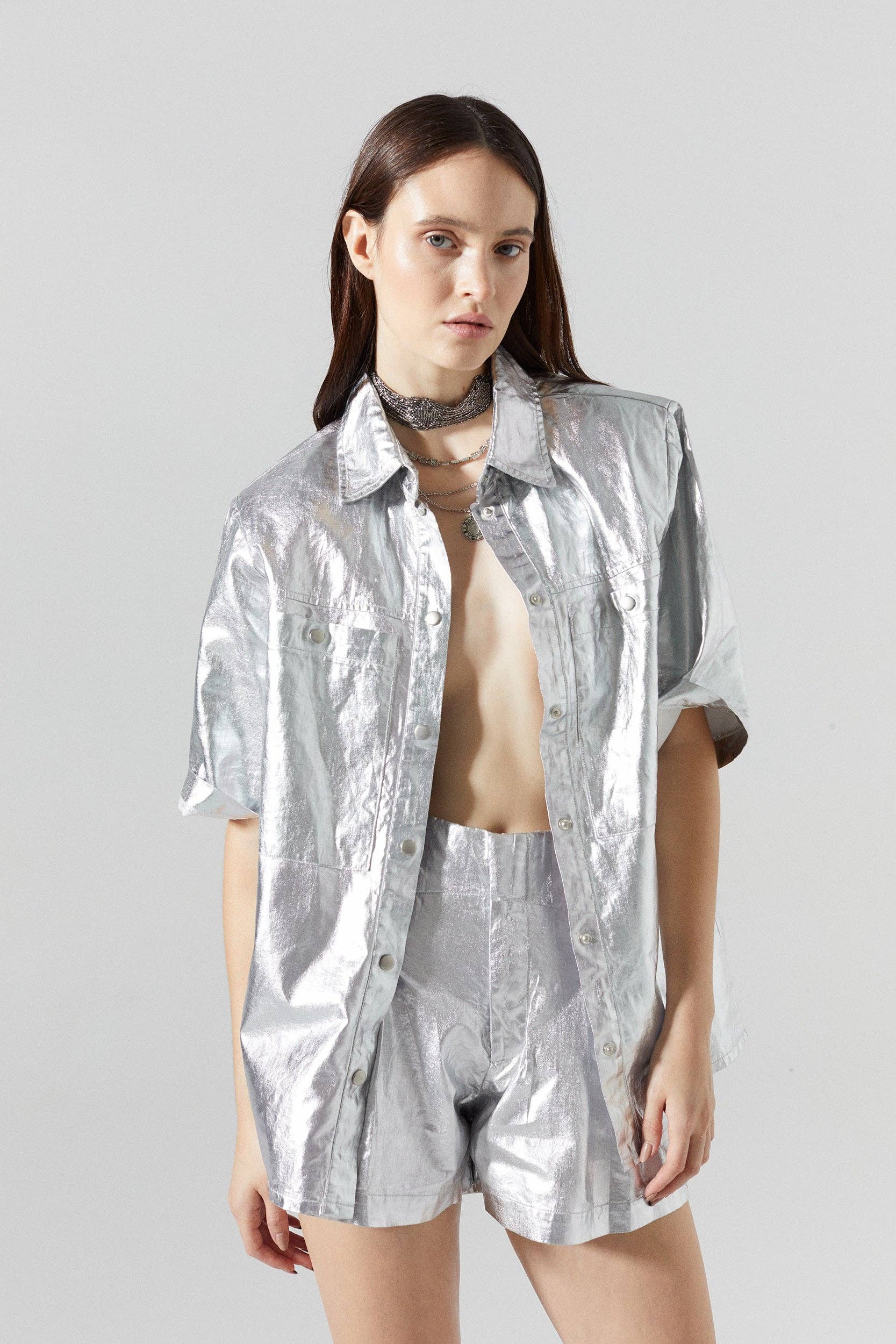 Silver Frida Metallic Linne Shorts - Ny Silver för wholesale på Faire1