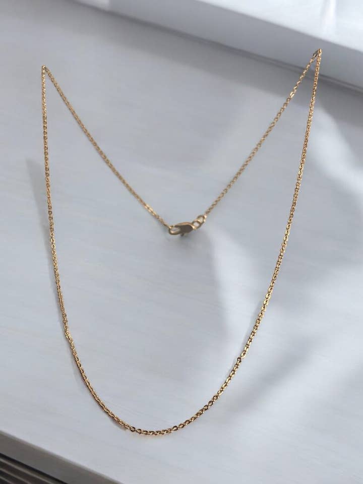 Collier plaqué or 18k fin et plat de 16 pouces pour la vente par Divina Jewelry & Accessories LLC