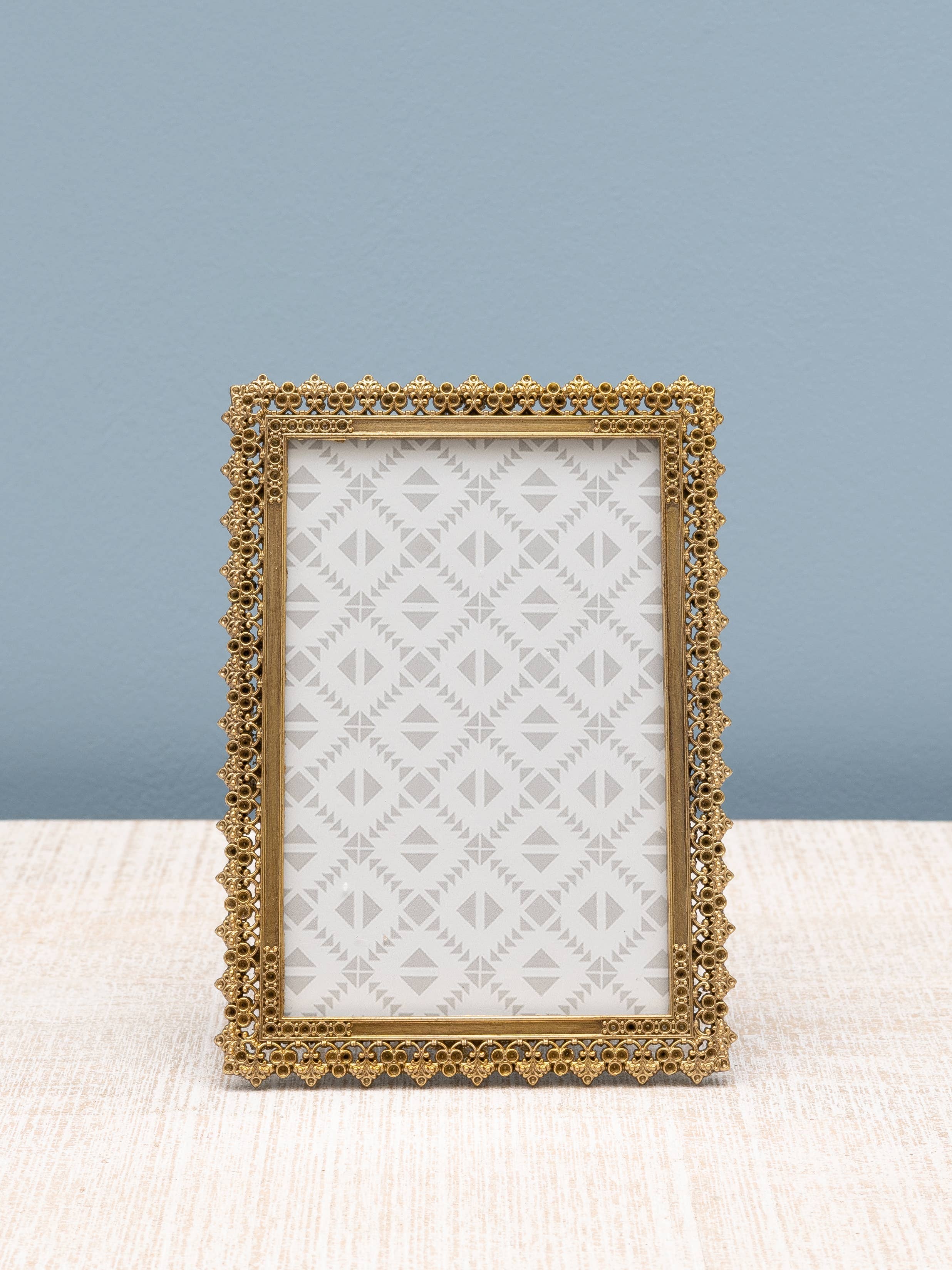 Chehoma USA - Wholesale Picture Frame - Golden Flowery Rectangular Photo Frame (15x10)1