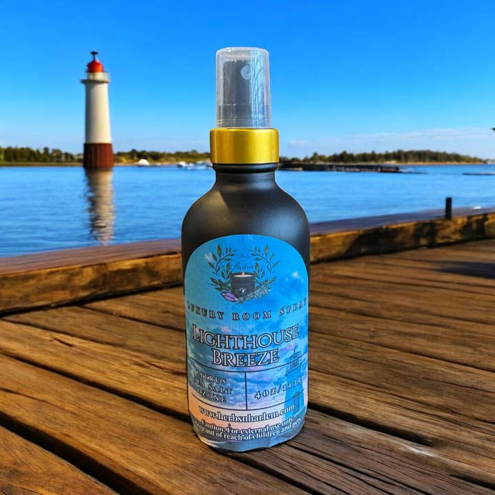 Lighthouse Breeze Rumspray for engroshandel hos Herbs n’ Harlem