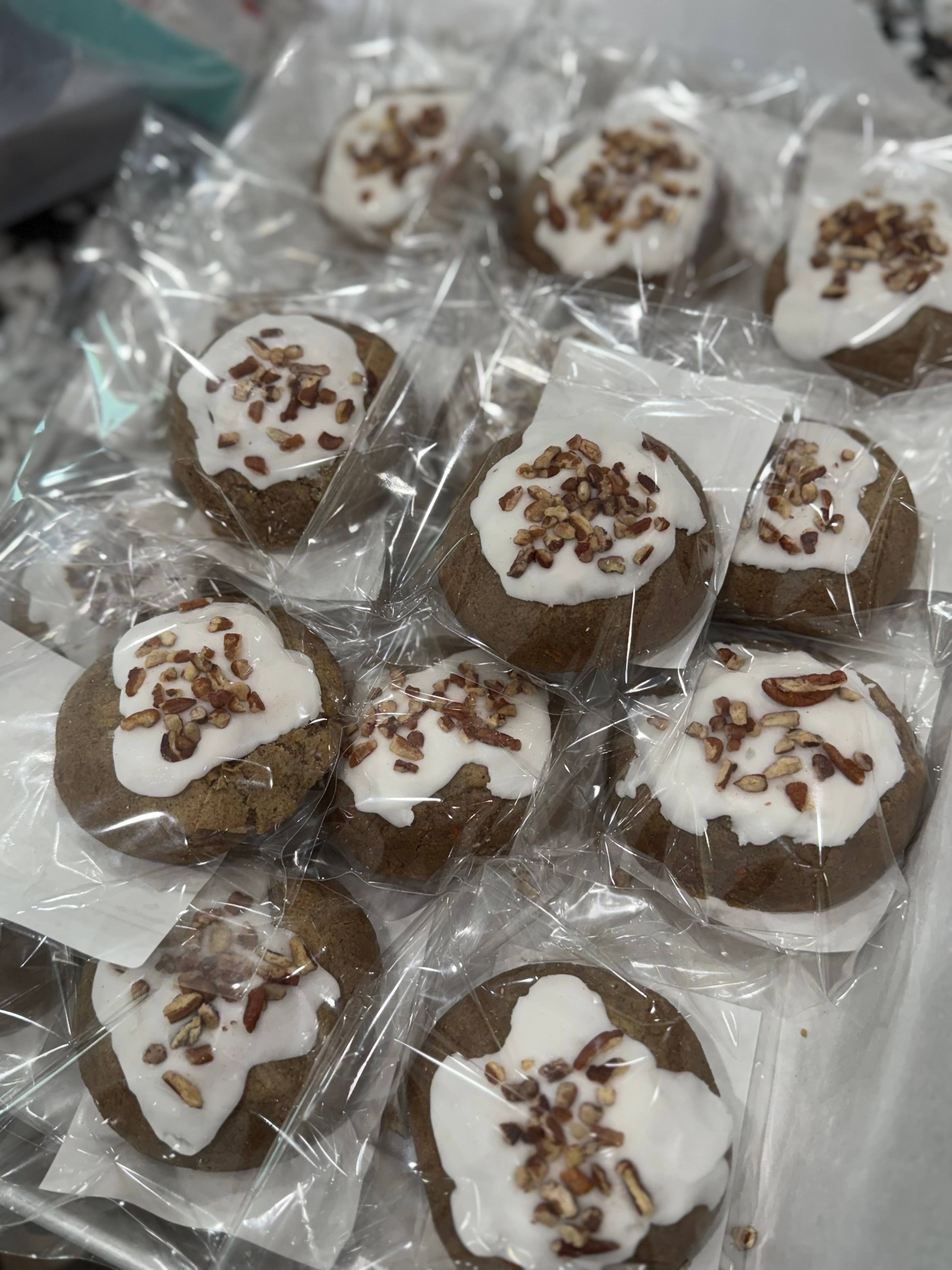 Frosted Cupcakery Bakery - Vente Biscuits - Cookies fourrés - Gâteau aux carottes1