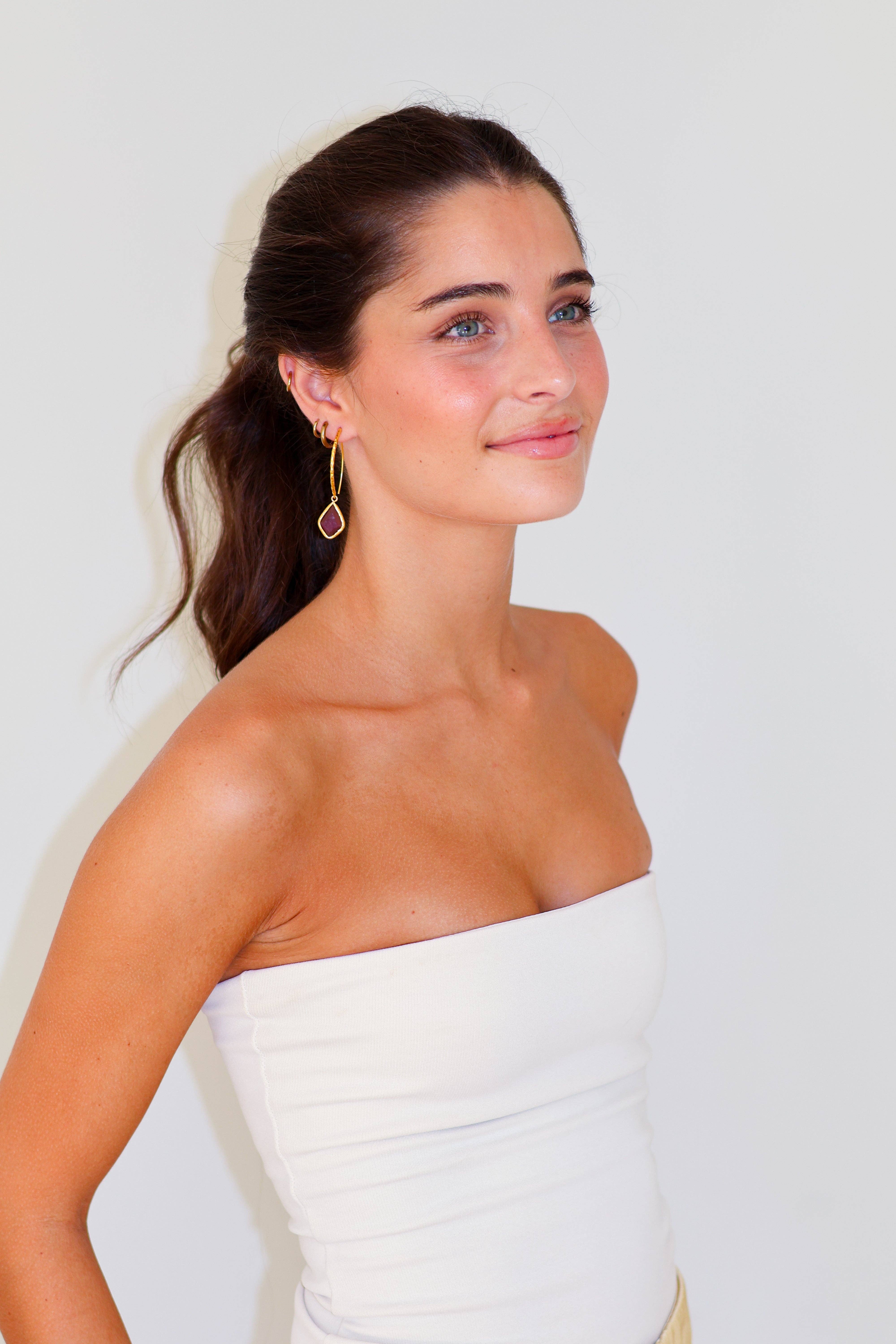 Woonder - Wholesale Dangle Earrings - Alma Burgundy Earrings2