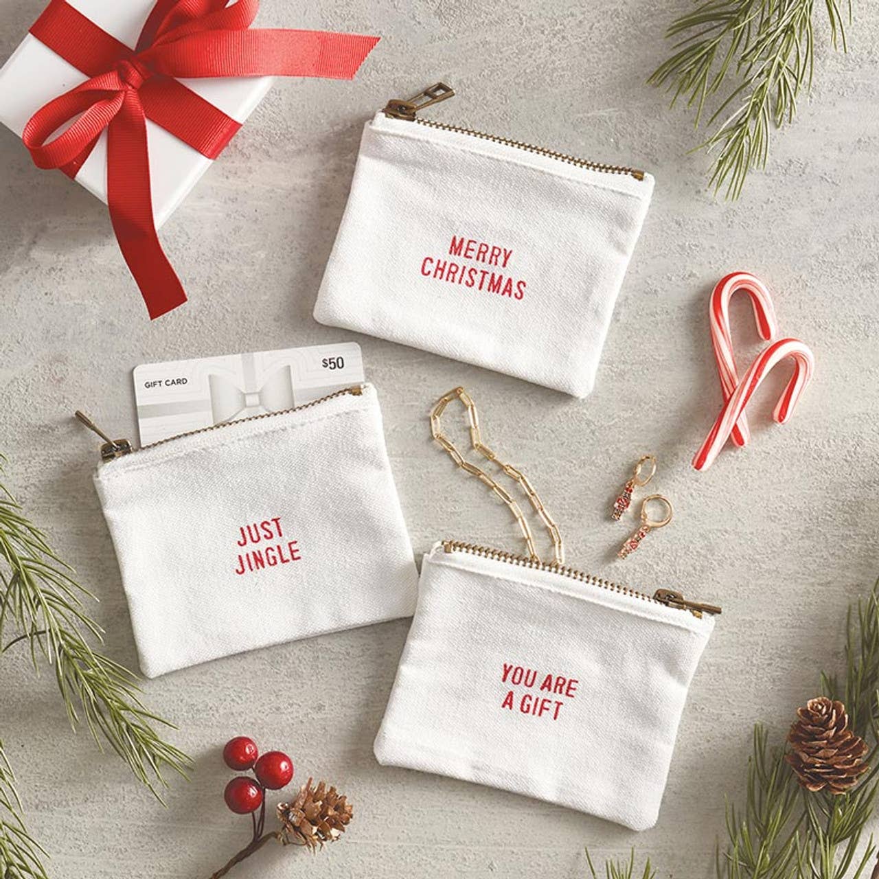 Santa Barbara Design Studio by Creative Brands - Wholesale Gift Tag - Face to Face Gift Card Pouches - Merry Christmas - Set of 32