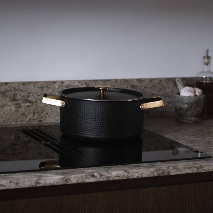 Vargen & Thor - Wholesale Cooking Pot - MIO Pot – 4 L, Matte black with brass details. ARVET-series2