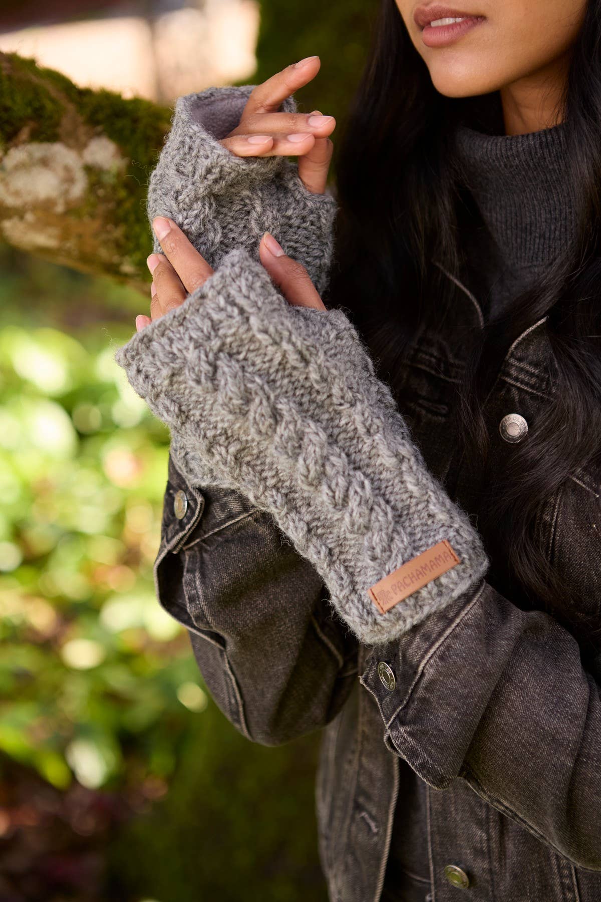 Grey Chamonix - Kabelstrick-Fleece-gefütterte fingerlose Wollhandschuhe für den Großhandel auf Faire0