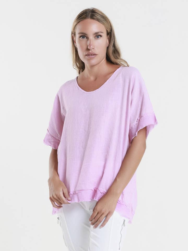 Top Lucy com Decote em V e Borda com Folhos (BSS910) por atacado de TINA Stephens Italy/Tees By Tina