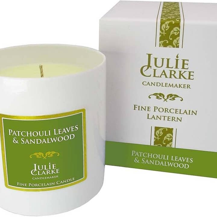 Julie Clarke patchouli-bladeren en sandelhouten potkaars voor wholesale door Dublin Gift Company