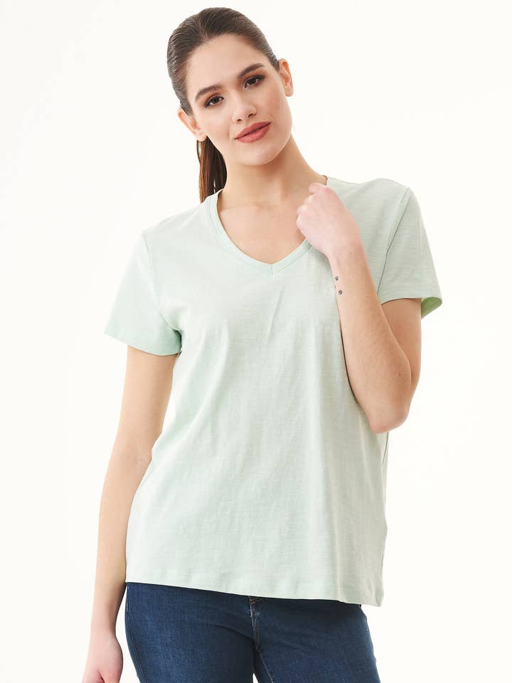 Camiseta Básica de Algodão Bio-Algodão com Camisola em V por atacado de ORGANICATION