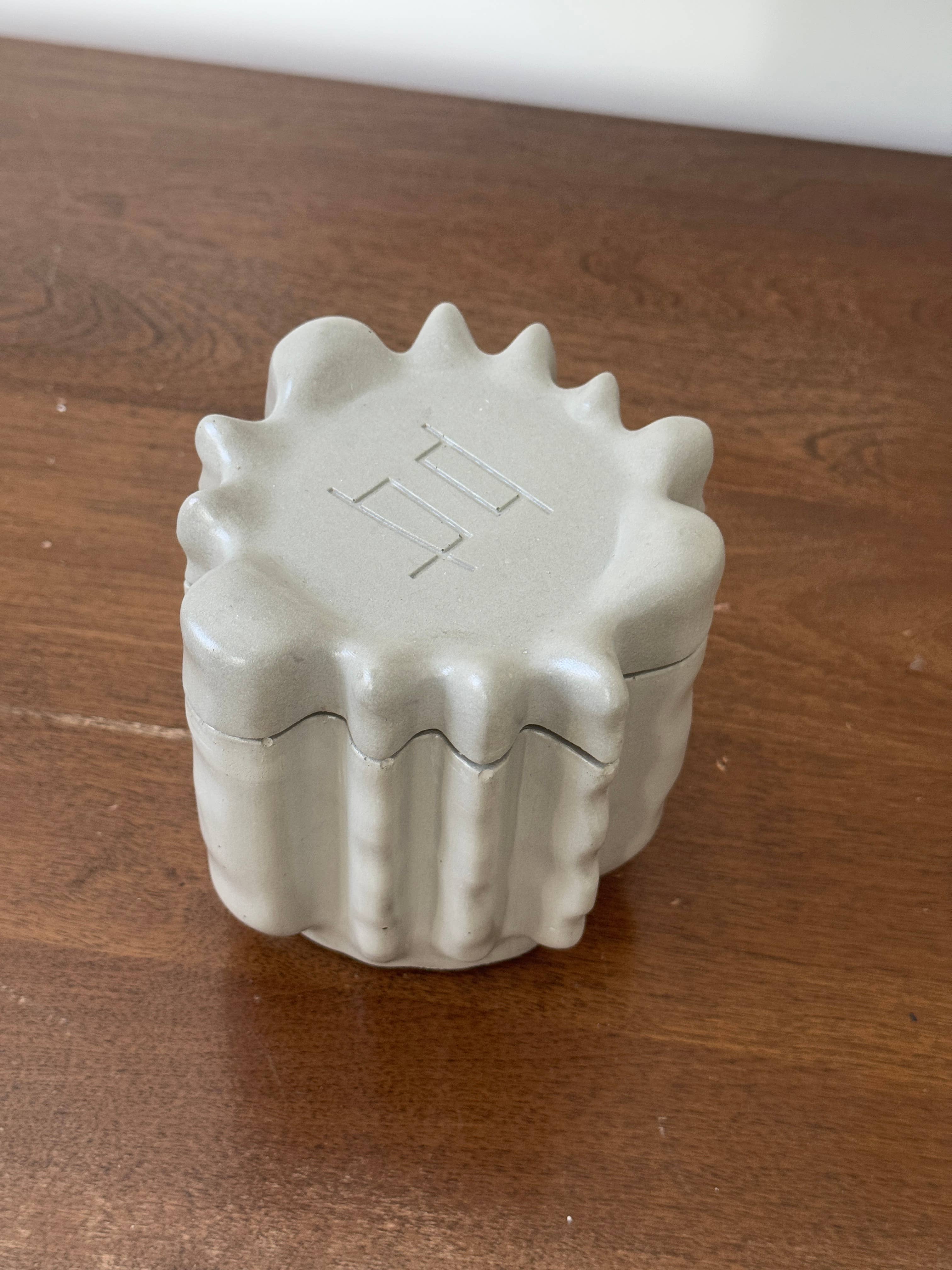 Atelier La Rouleuse - Wholesale Jar/Filled Candle - FORMA - mandarin and resin coconut wax candle1