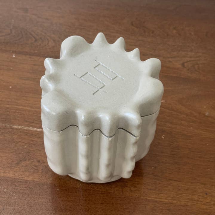 Atelier La Rouleuse - Wholesale Jar/Filled Candle - FORMA - mandarin and resin coconut wax candle1