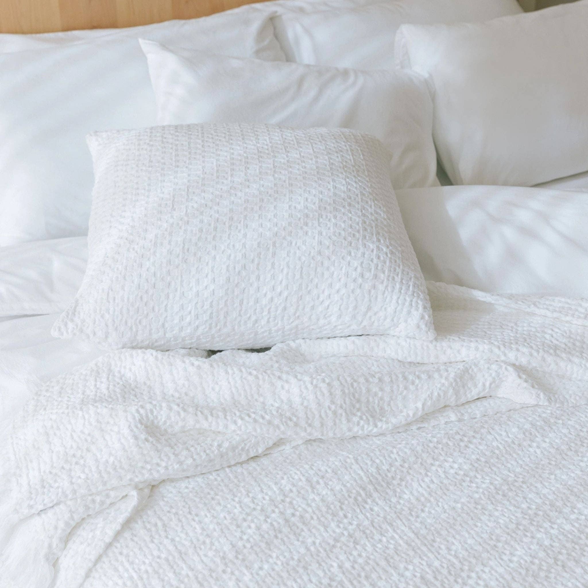 Torres Novas - Wholesale Bedding Blanket - White Santa Luzia Waffle Bedspreads1