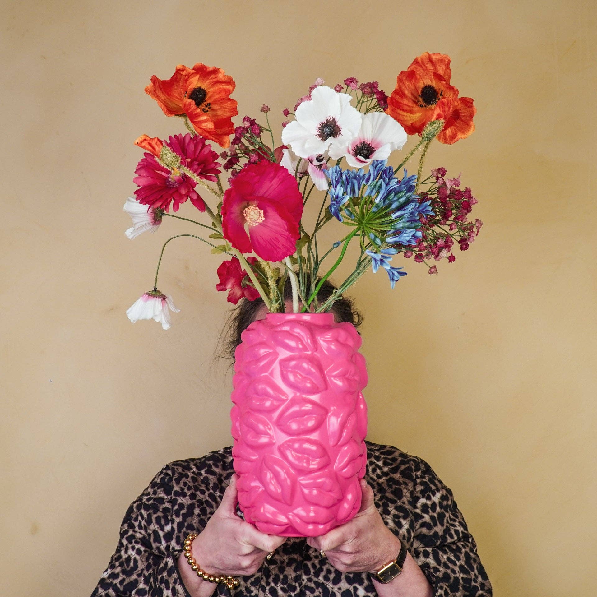 Housevitamin bv - Wholesale Vase - Vase - Kisses - Ceramics - Neon Pink - 17x17x27cm1