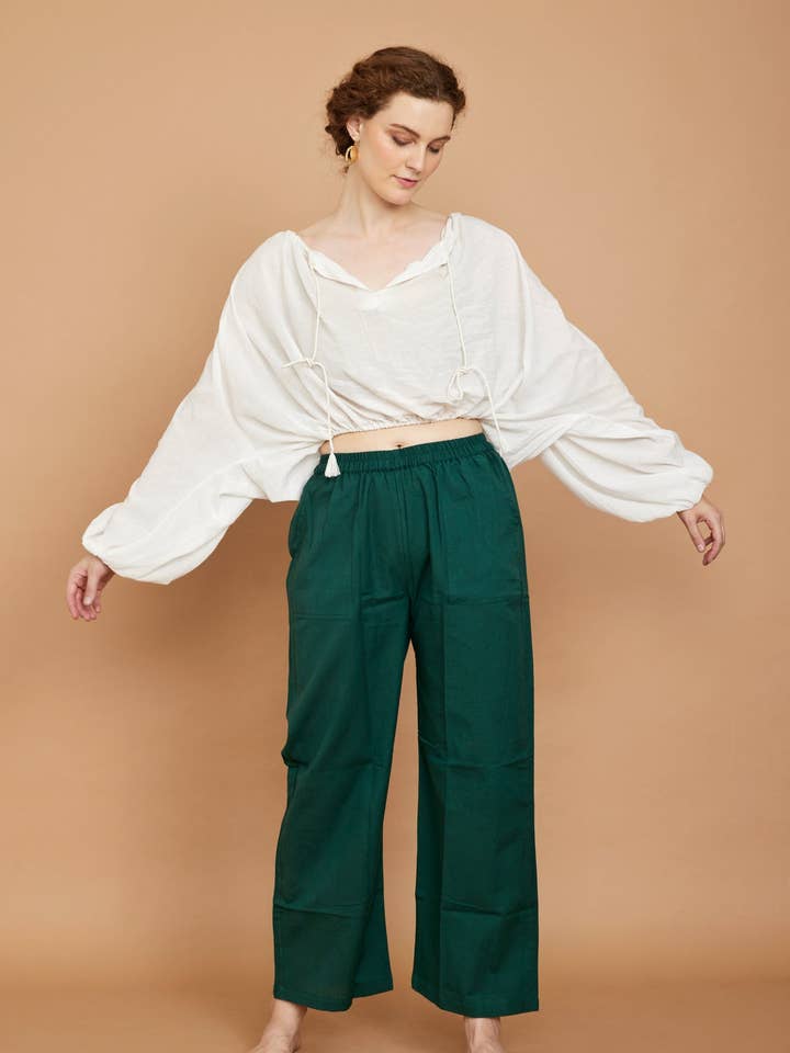 Pantalones Ojasvi en verde esmeralda para venta al por mayor de Pana Mina
