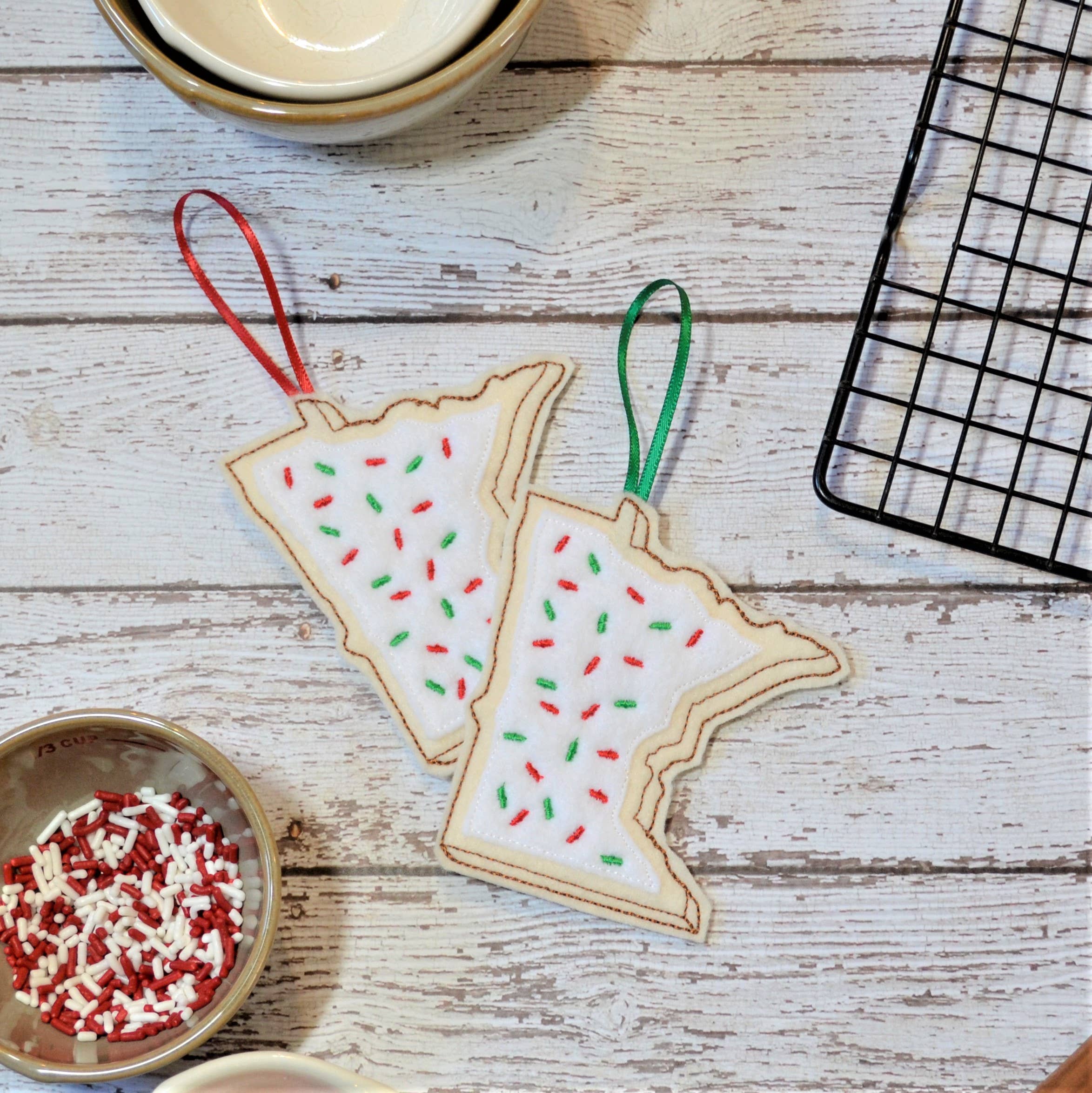 SewMuchMoreStore - Vente Objets de décoration - State Sugar Cookie Brodé Feutre Ornement - Vacances0