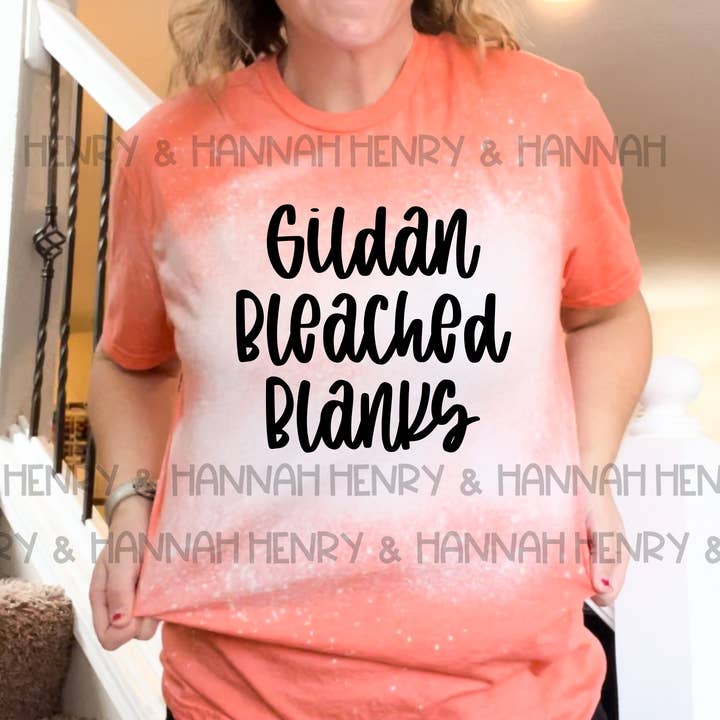 T-shirt blanc blanchi, Gildan Softstyle pour la vente par Henry and Hannah