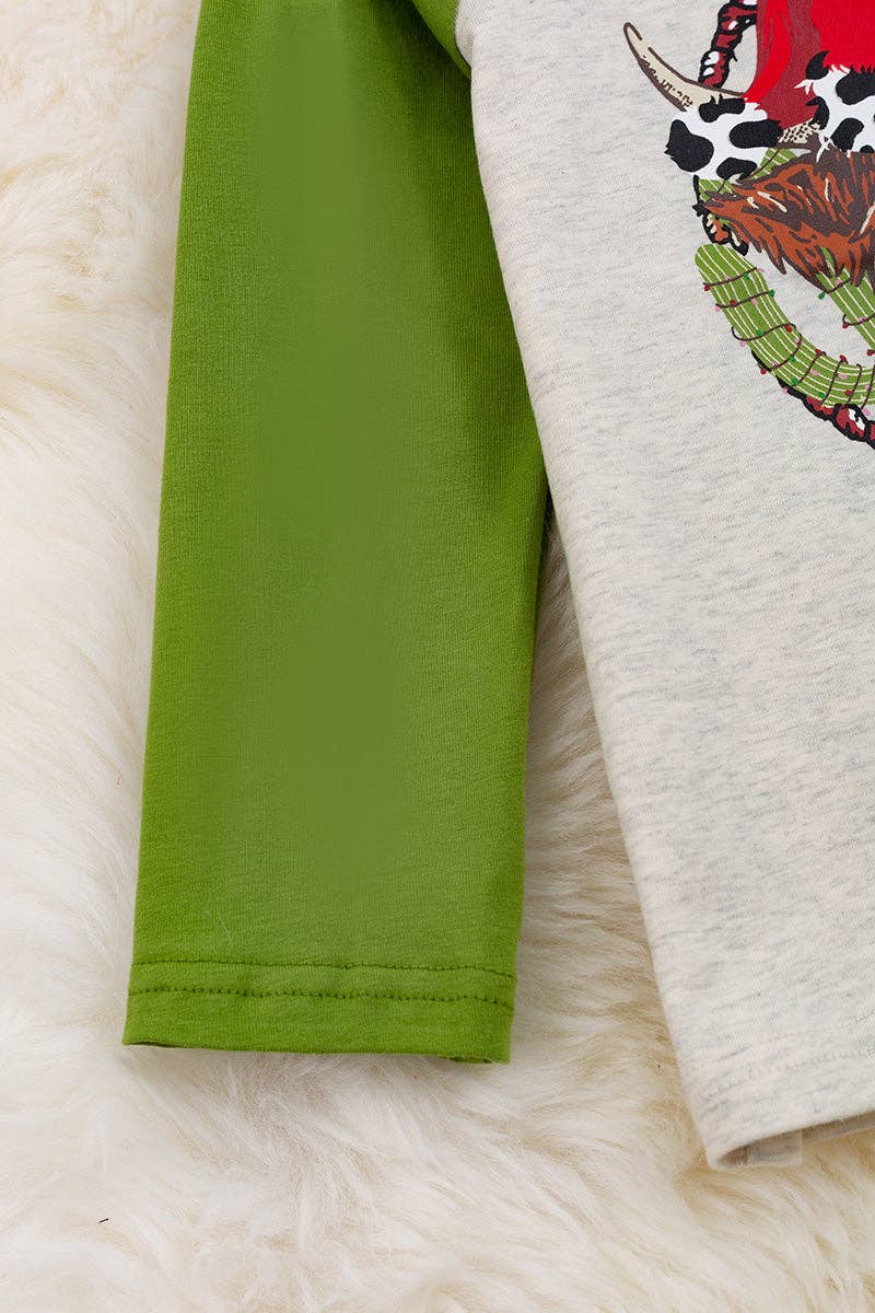 Kids Charm Online - Wholesale Screen Printed T-Shirt - Kids - ❄️Christmas Highland cow raglan w/ green sleeves. TPB501430122