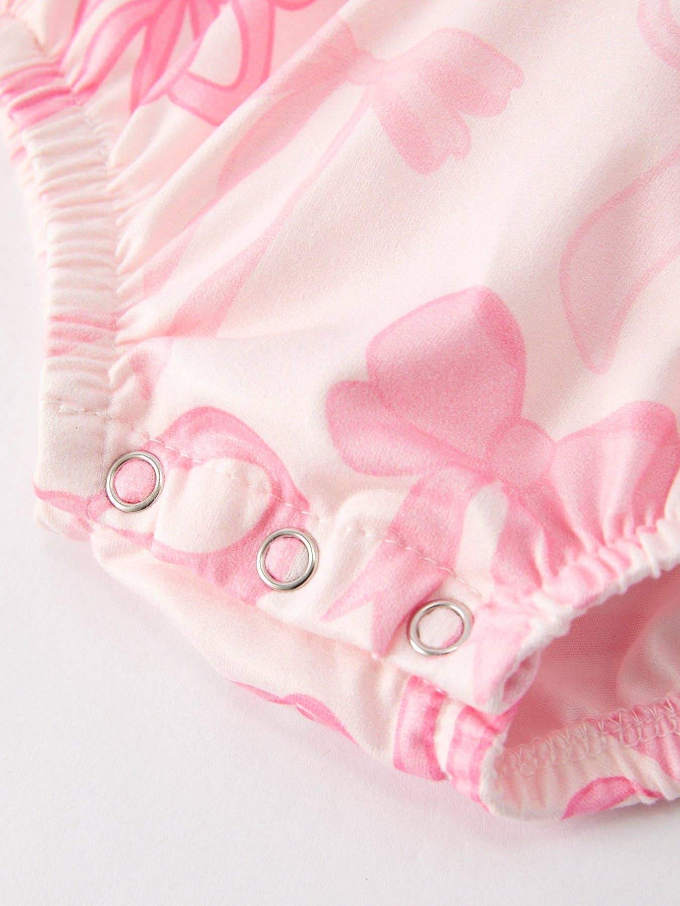 Rylee Faith Designs – wholesale Bodysuit (non-footed) – Baby – Girls Pink Bow Print Short Sleeves Romper4