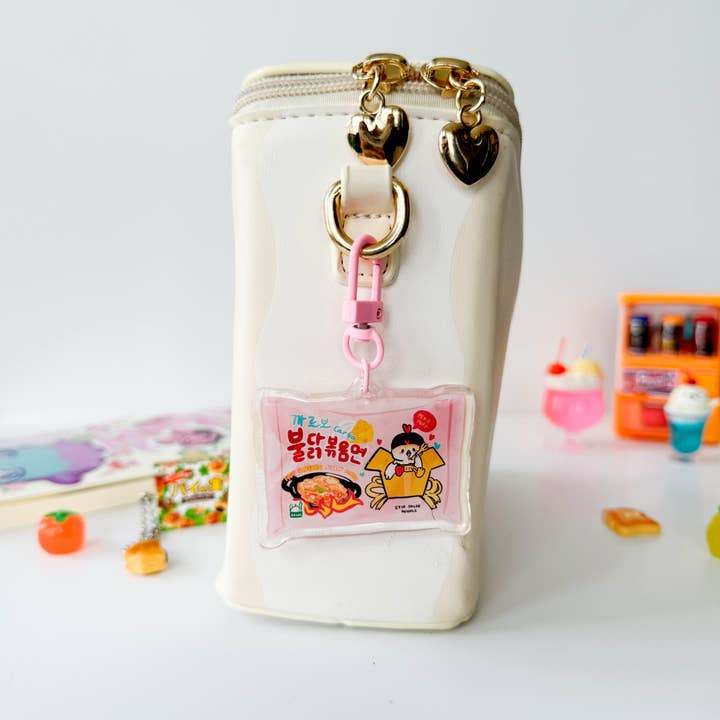 PekoPuff – Porta-chaves - Unissexo por atacado – Porta-chaves Acrílico Buldak Pink Ramen Carbonara Fire Noodles1