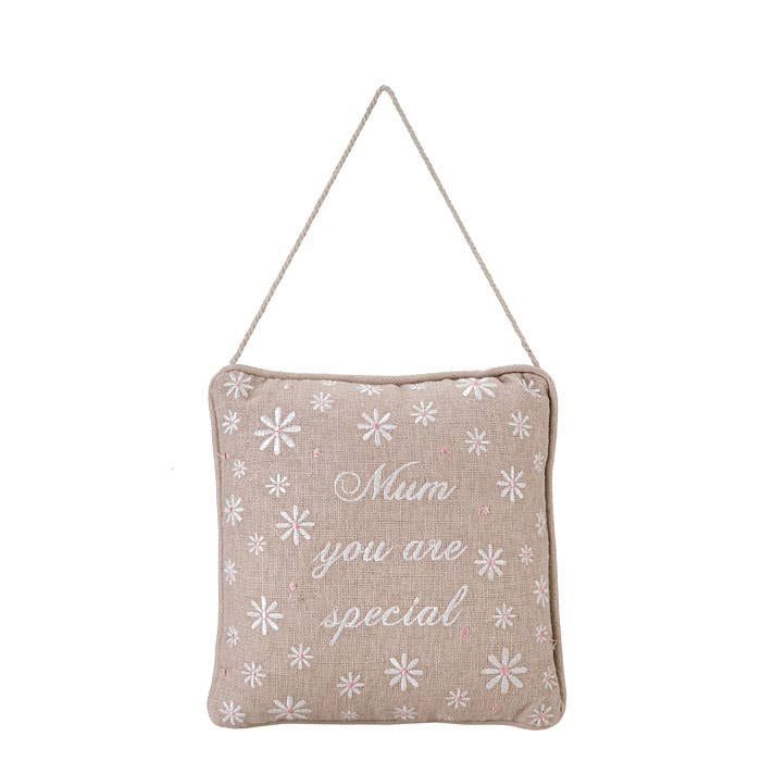Embroidered cushion "mum you are special" with daisies 20x20 for wholesale by Fiorirà un giardino